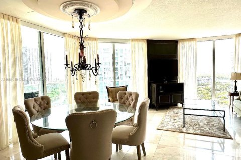 Condo in Sunny Isles Beach, Florida, 3 bedrooms  № 1417236 - photo 10