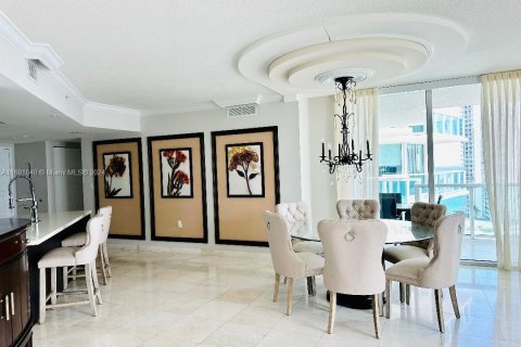 Condo in Sunny Isles Beach, Florida, 3 bedrooms  № 1417236 - photo 11