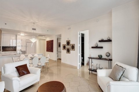 Condominio en venta en Sunny Isles Beach, Florida, 3 dormitorios, 183.85 m2 № 1180086 - foto 13