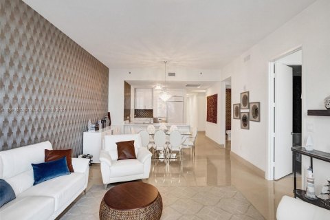 Condominio en venta en Sunny Isles Beach, Florida, 3 dormitorios, 183.85 m2 № 1180086 - foto 12