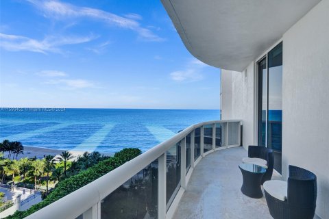 Condominio en venta en Sunny Isles Beach, Florida, 3 dormitorios, 183.85 m2 № 1180086 - foto 5