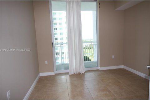Immobilier commercial à vendre à Hallandale Beach, Floride № 726040 - photo 8