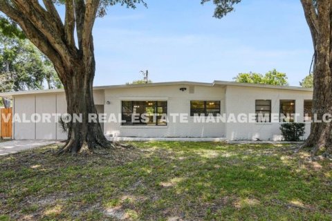 House in Cocoa, Florida 3 bedrooms, 136.85 sq.m. № 884927 - photo 15