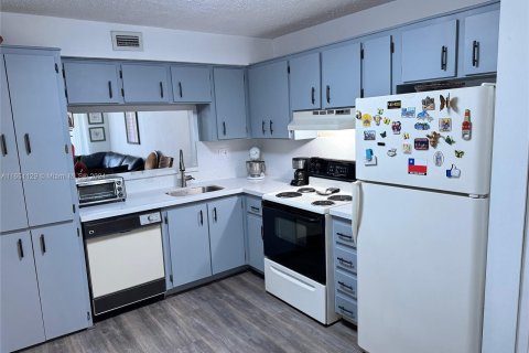 Condominio en venta en Pembroke Pines, Florida, 1 dormitorio, 79.15 m2 № 1333680 - foto 7