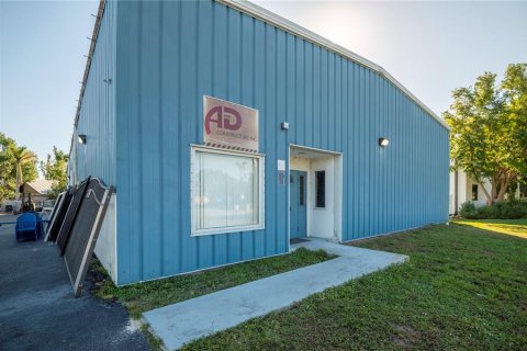 Immobilier commercial à vendre à Punta Gorda, Floride: 188.31 m2 № 484715 - photo 3