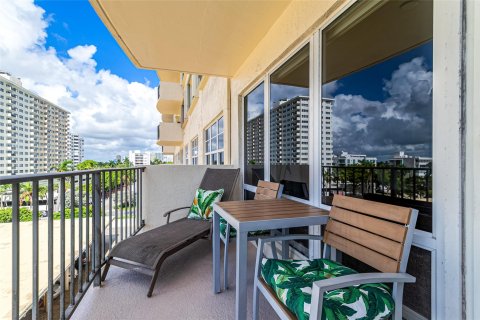 Condo in Fort Lauderdale, Florida, 1 bedroom  № 1178606 - photo 22