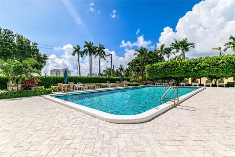 Condo in Fort Lauderdale, Florida, 1 bedroom  № 1178606 - photo 12