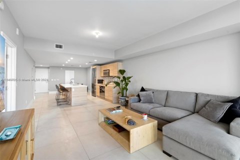 Condominio en venta en North Miami Beach, Florida, 2 dormitorios, 103.96 m2 № 1325429 - foto 8