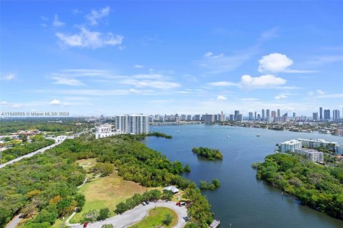 Condominio en venta en North Miami Beach, Florida, 2 dormitorios, 103.96 m2 № 1325429 - foto 23