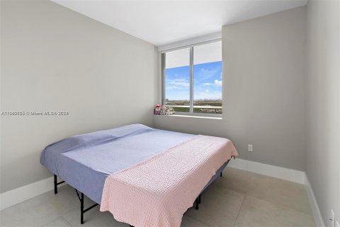 Copropriété à vendre à North Miami Beach, Floride: 2 chambres, 103.96 m2 № 1325429 - photo 17