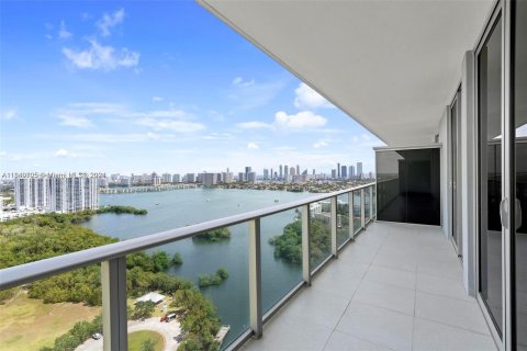 Condominio en venta en North Miami Beach, Florida, 2 dormitorios, 103.96 m2 № 1325429 - foto 20