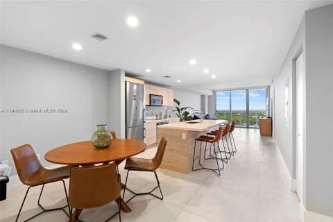 Copropriété à vendre à North Miami Beach, Floride: 2 chambres, 103.96 m2 № 1325429 - photo 2