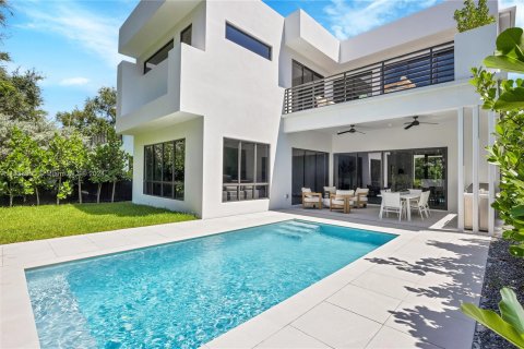 Casa en venta en Miami, Florida, 5 dormitorios, 337.98 m2 № 1325427 - foto 26