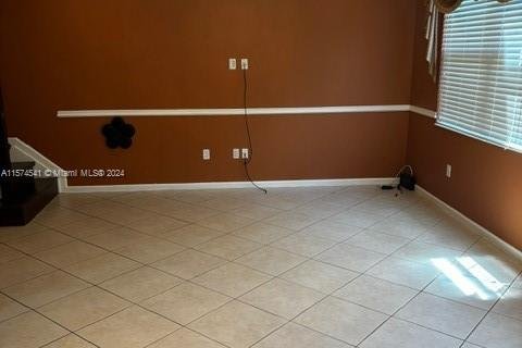House in Sunrise, Florida 3 bedrooms, 175.21 sq.m. № 1138927 - photo 2