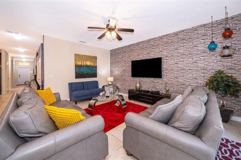 Casa en venta en Kissimmee, Florida, 6 dormitorios, 305.74 m2 № 1297202 - foto 6