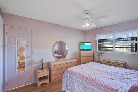 Condominio en venta en Lauderdale Lakes, Florida, 1 dormitorio, 63.55 m2 № 1000236 - foto 13