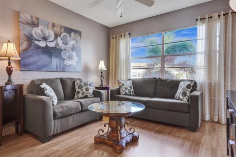Condominio en venta en Lauderdale Lakes, Florida, 1 dormitorio, 63.55 m2 № 1000236 - foto 6
