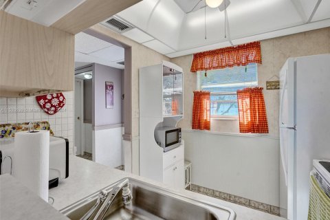 Condominio en venta en Lauderdale Lakes, Florida, 1 dormitorio, 63.55 m2 № 1000236 - foto 11