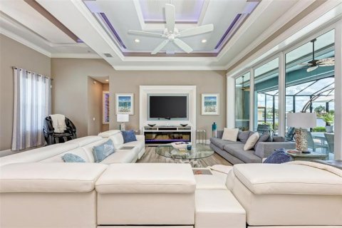 Villa ou maison à vendre à Punta Gorda, Floride: 3 chambres, 232.26 m2 № 220135 - photo 4