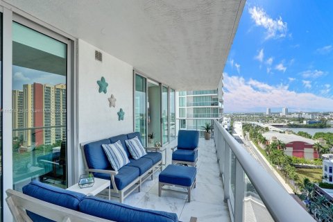 Condo in Sunny Isles Beach, Florida, 3 bedrooms  № 1138939 - photo 30