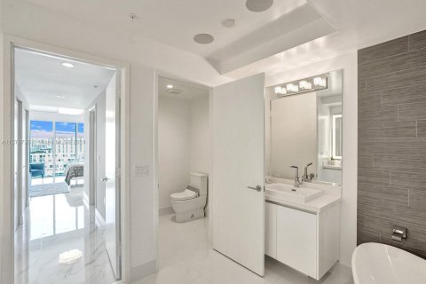 Copropriété à vendre à Sunny Isles Beach, Floride: 3 chambres, 175.77 m2 № 1138939 - photo 18