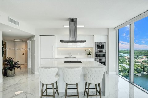 Condominio en venta en Sunny Isles Beach, Florida, 3 dormitorios, 175.77 m2 № 1138939 - foto 6