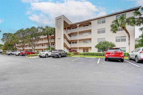 Condo in Coconut Creek, Florida, 2 bedrooms  № 1139171 - photo 3