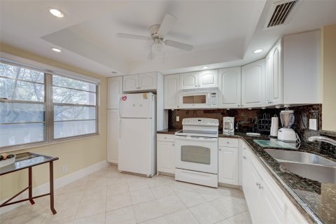 Condo in Coconut Creek, Florida, 2 bedrooms  № 1139171 - photo 30