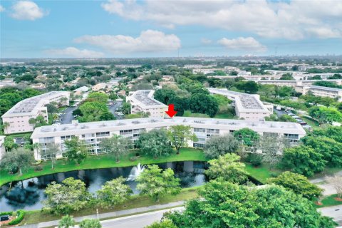 Condo in Coconut Creek, Florida, 2 bedrooms  № 1139171 - photo 9