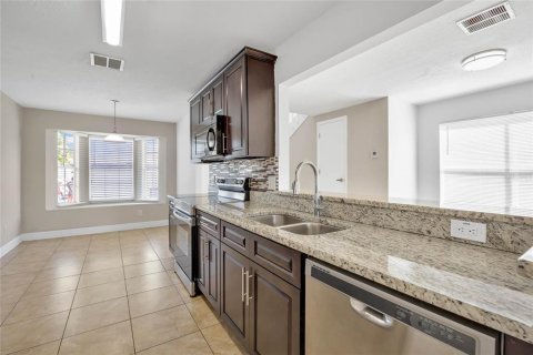 Dúplex en venta en Orlando, Florida, 3 dormitorios, 124.21 m2 № 1426980 - foto 10