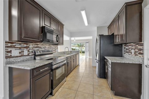 Duplex à vendre à Orlando, Floride: 3 chambres, 124.21 m2 № 1426980 - photo 9