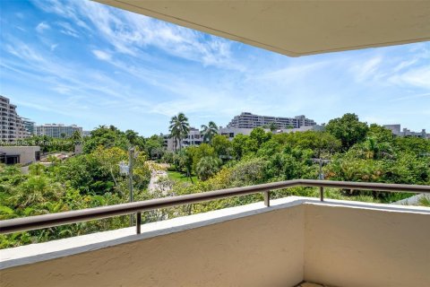 Condo in Key Biscayne, Florida, 2 bedrooms  № 1333225 - photo 9