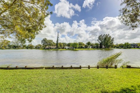 Condo in Lauderhill, Florida, 2 bedrooms  № 1151788 - photo 8