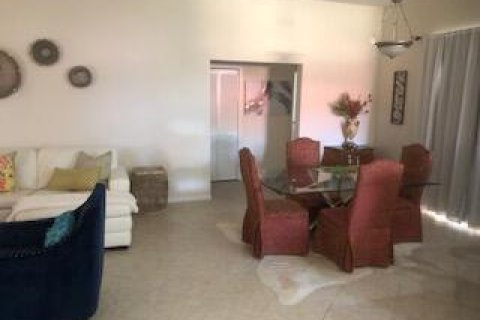 House in Wellington, Florida 4 bedrooms, 203.27 sq.m. № 1151787 - photo 6