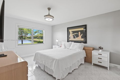 Copropriété à vendre à Pembroke Pines, Floride: 2 chambres, 110.74 m2 № 1206178 - photo 13