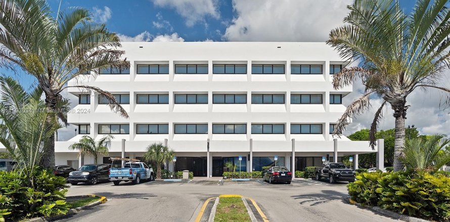 Immobilier commercial à Pompano Beach, Floride № 1206177