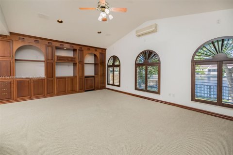 Casa en venta en Miami Lakes, Florida, 4 dormitorios, 220.74 m2 № 1128545 - foto 23