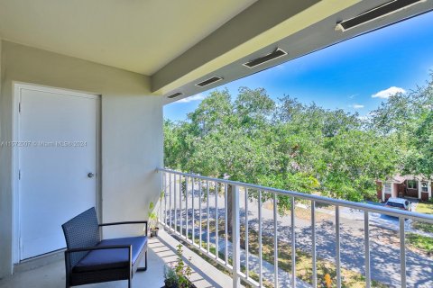 Condominio en venta en Miami Lakes, Florida, 2 dormitorios, 83.61 m2 № 1128546 - foto 14