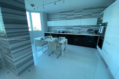 Copropriété à vendre à Miami Beach, Floride: 1 chambre, 107.77 m2 № 986839 - photo 4