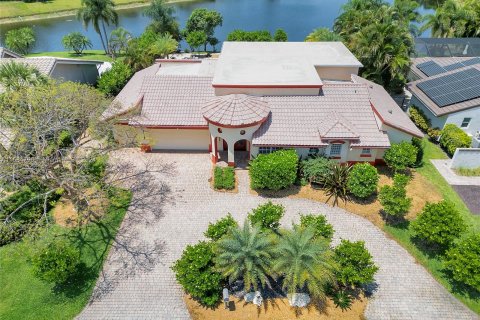 Villa ou maison à vendre à Delray Beach, Floride: 3 chambres, 298.03 m2 № 1173379 - photo 2