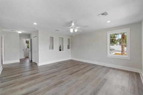 Casa en venta en Lake Worth, Florida, 4 dormitorios, 213.3 m2 № 1189797 - foto 25