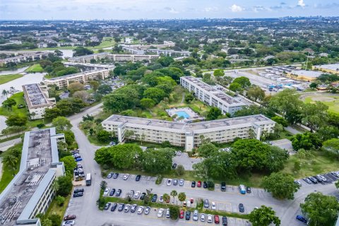 Copropriété à vendre à Coconut Creek, Floride: 2 chambres, 107.77 m2 № 1155421 - photo 10