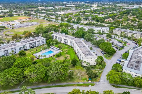 Copropriété à vendre à Coconut Creek, Floride: 2 chambres, 107.77 m2 № 1155421 - photo 19