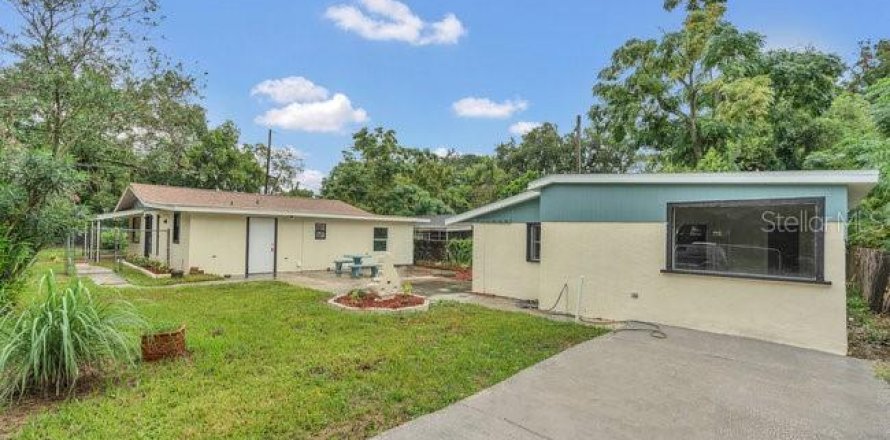 House in Orlando, Florida 3 bedrooms, 127.28 sq.m. № 1307437