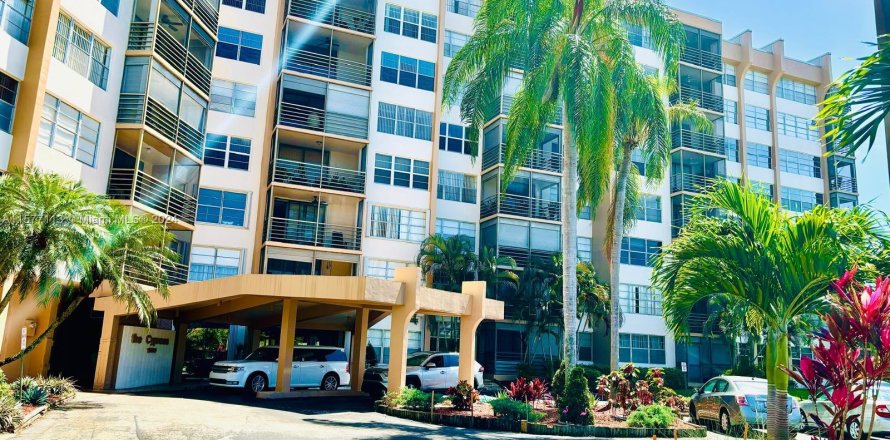 Condominio en Pembroke Pines, Florida, 1 dormitorio  № 1146435