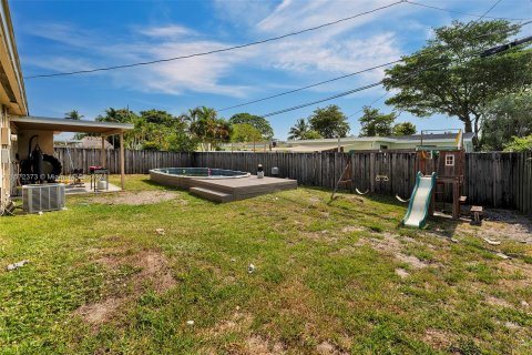 House in Pembroke Pines, Florida 3 bedrooms, 96.62 sq.m. № 1177946 - photo 30