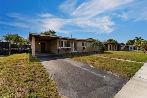 House in Pembroke Pines, Florida 3 bedrooms, 96.62 sq.m. № 1177946 - photo 4