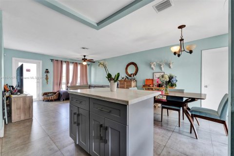 Casa en venta en Pembroke Pines, Florida, 3 dormitorios, 96.62 m2 № 1177946 - foto 8