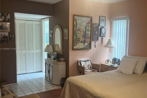 Condo in Pompano Beach, Florida, 3 bedrooms  № 1186014 - photo 26