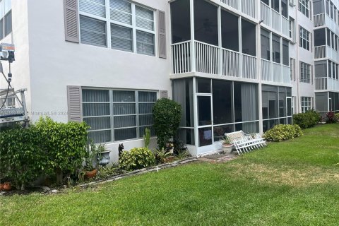 Condo in Pompano Beach, Florida, 3 bedrooms  № 1186014 - photo 5